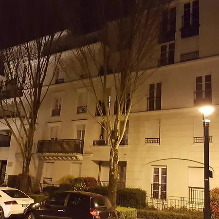 F&b's Disneyland Paris Apartment *